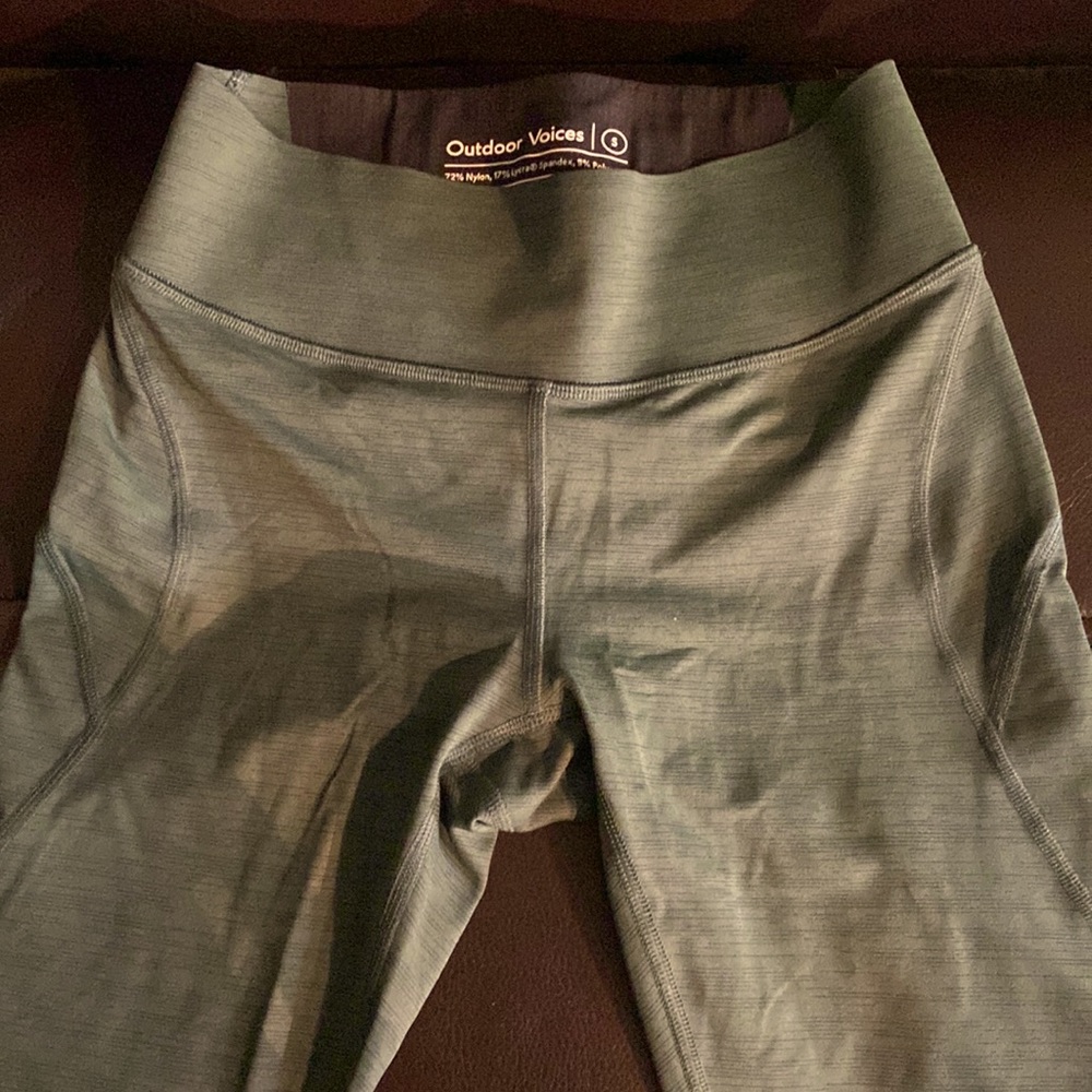 Outdoor Voices Women’s leggings/yoga pants. NWOT. Zero wear.